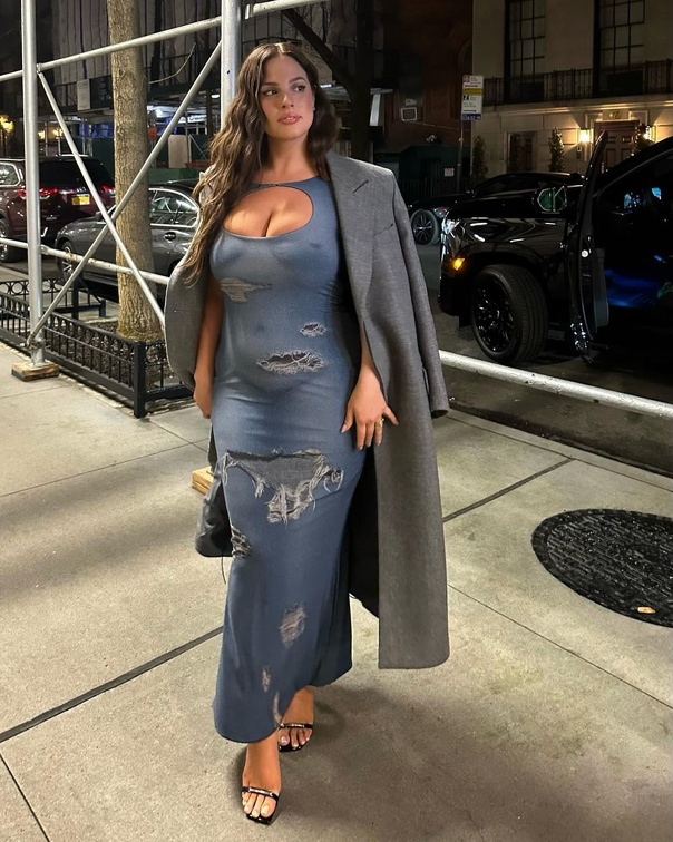 Ashley Graham shows her huge boobs in public