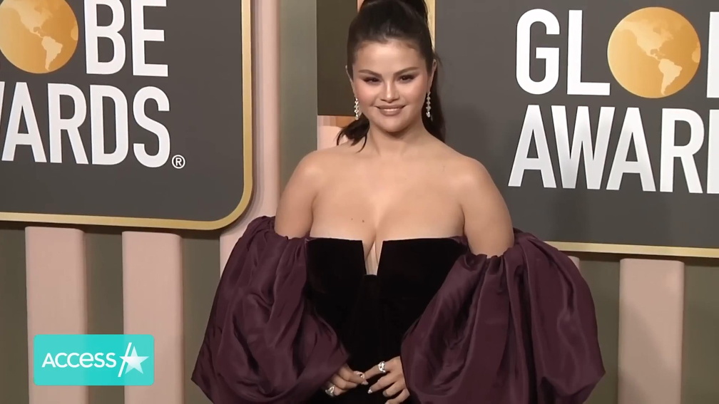 Selena Gomez shows her saggy boobs at an event