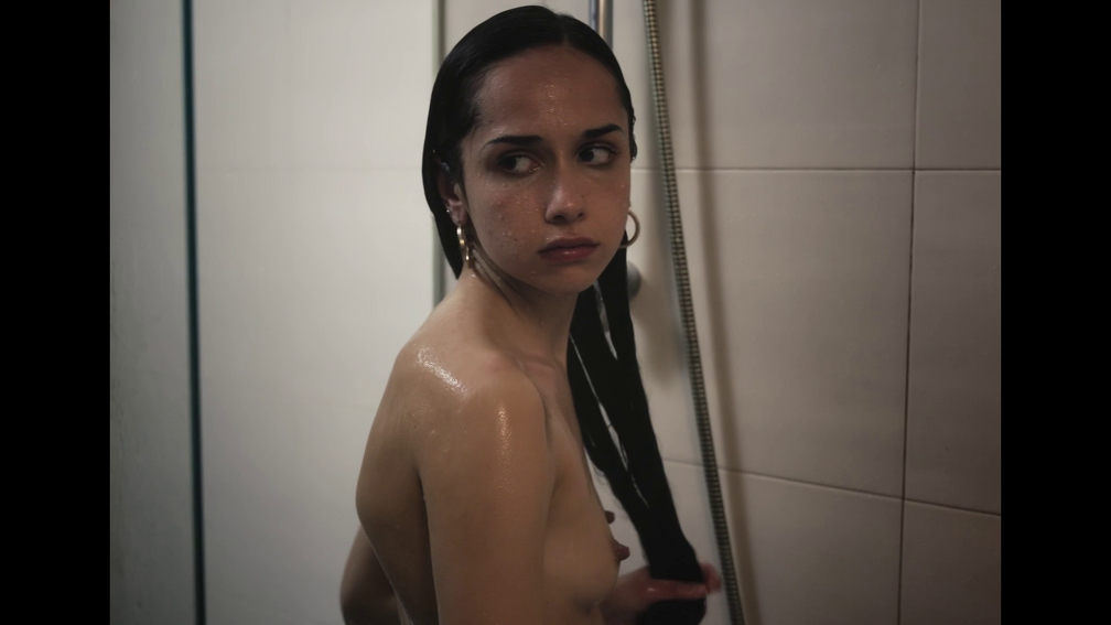 Paula Varela gives us a look at her erect nipples in shower