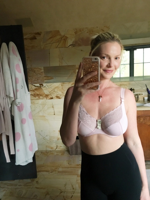 Katherine Heigl in bra takes a mirror selfie