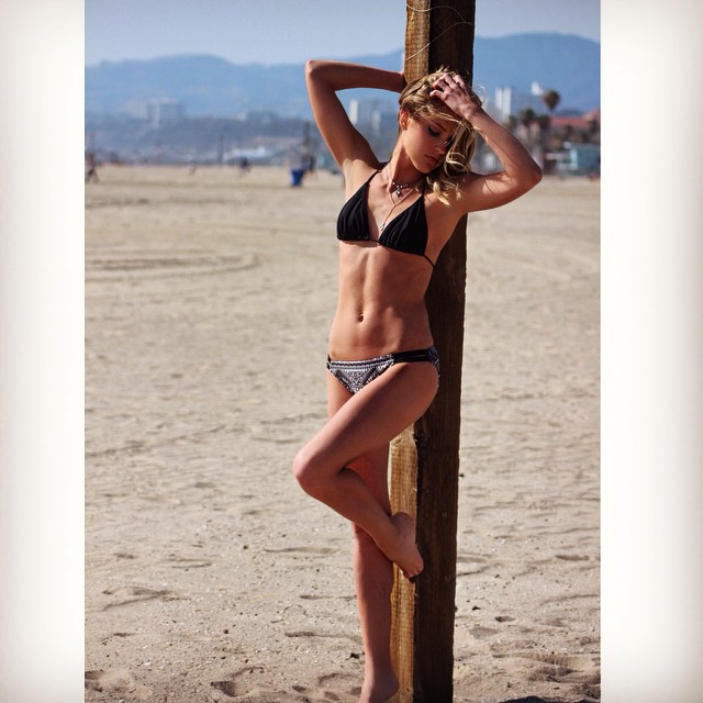Ciara Hanna shows fit body in sexy swimwear